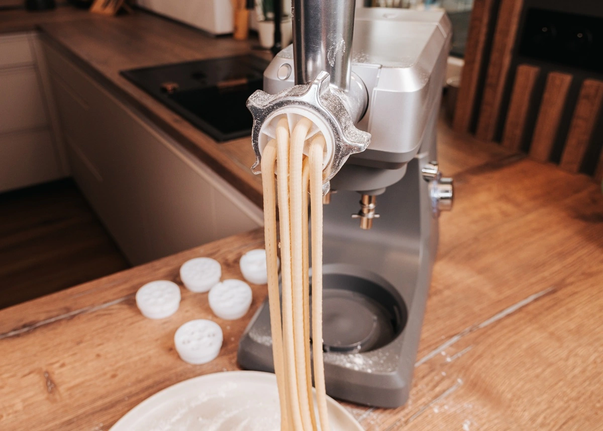 Urządzenie do robienia świeżego, domowego makaronu