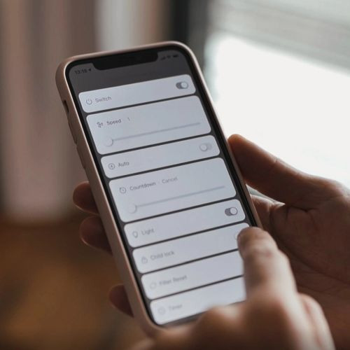 Kontroluj temperaturę w pomieszczeniu za pomocą aplikacji