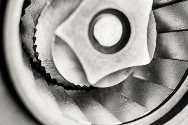 Metalowy młynek stożkowy