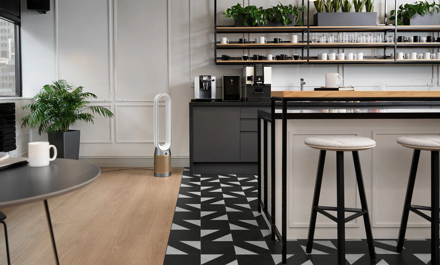 Oczyszcza powietrze w całym pomieszczeniu