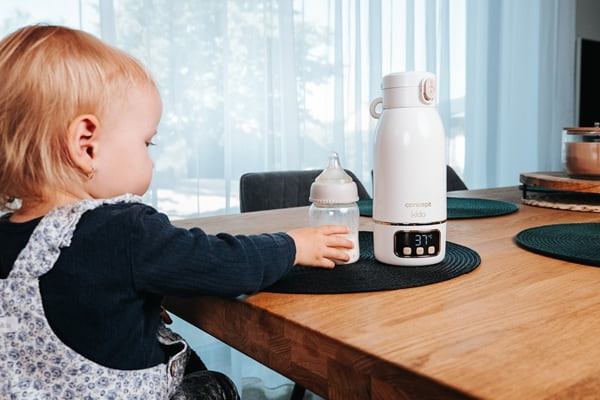 Podgrzewa i utrzymuje ustawioną temperaturę