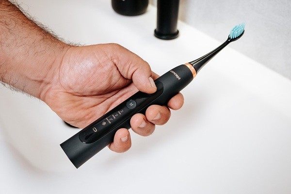 Kompleksowa pielęgnacja w jednej szczoteczce