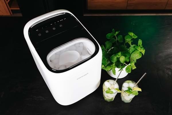 Szybki i kompaktowy - do 15 kg lodu dziennie